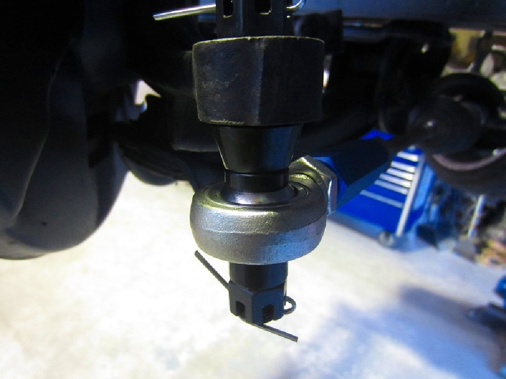 D-MAX D1SPEC Tie Rod End, Pillow Ball Type