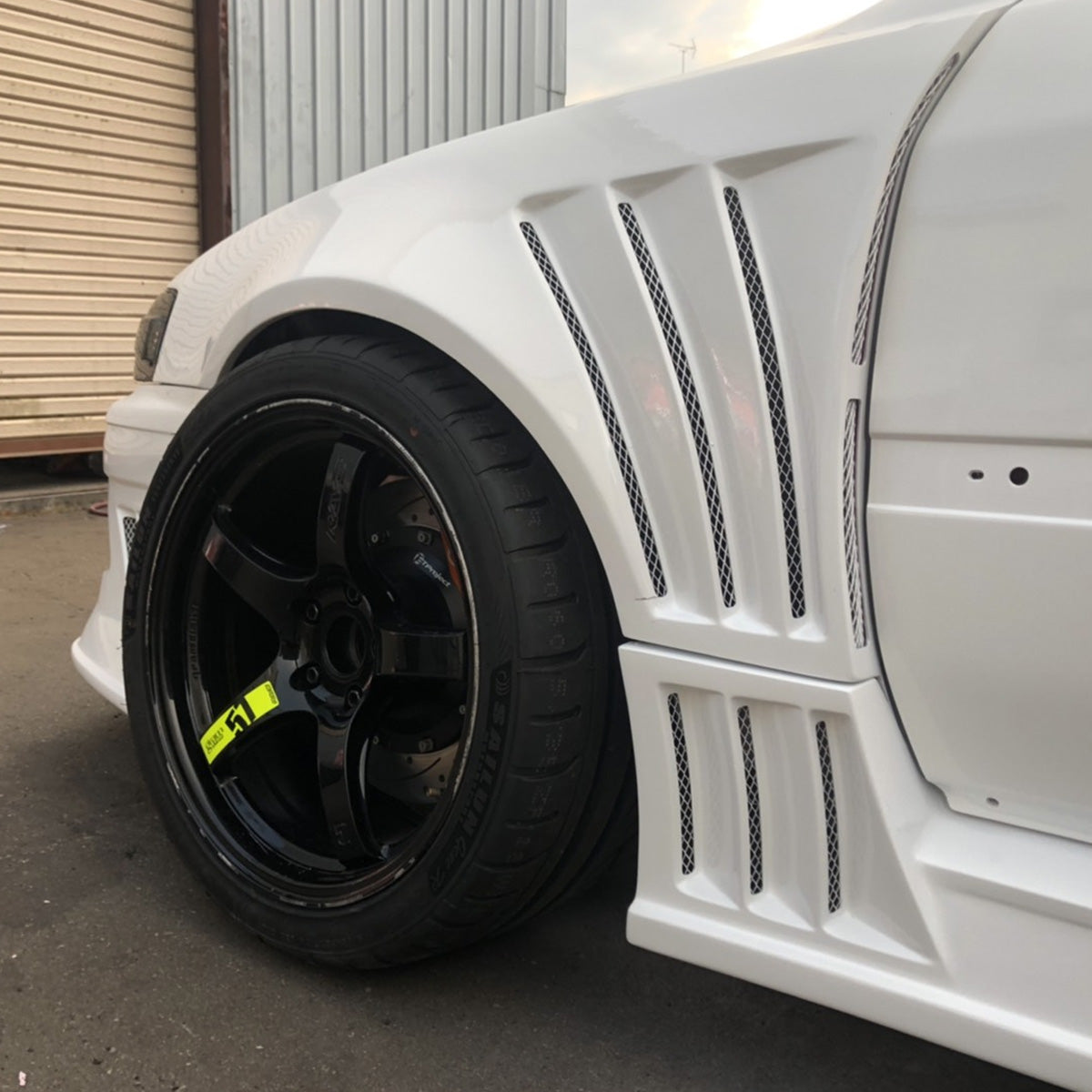 D-MAX RACING SPEC Front Fenders 70mm (JZX100 Chaser)